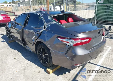 2020 Toyota Camry Xse V6 z USA, uszkodzony, nr VIN 4T1KZ1AK4LU044628
